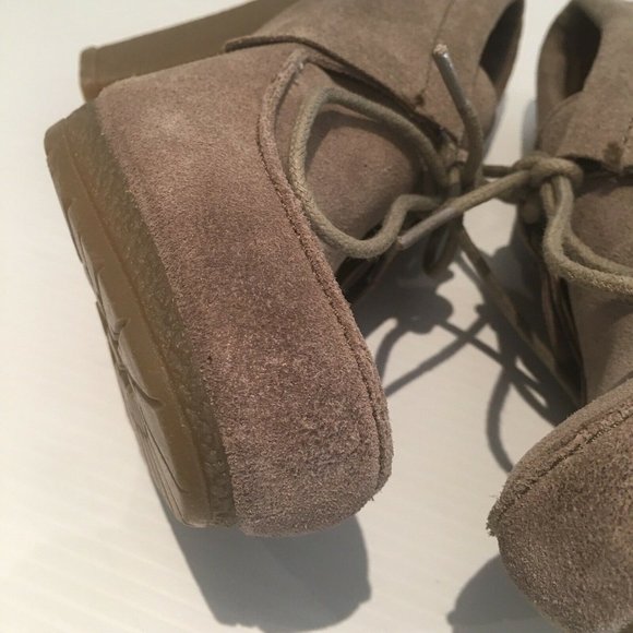 NINE WEST Vintage American Collection Size 7.5M Beige Suede Leather Loafer Heels - Picture 9 of 12